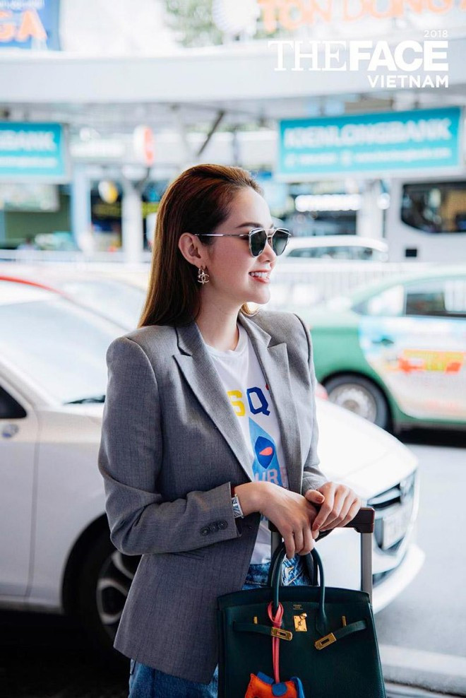 Minh Hằng sang chảnh xách túi hơn nửa tỷ đi chơi Running Man