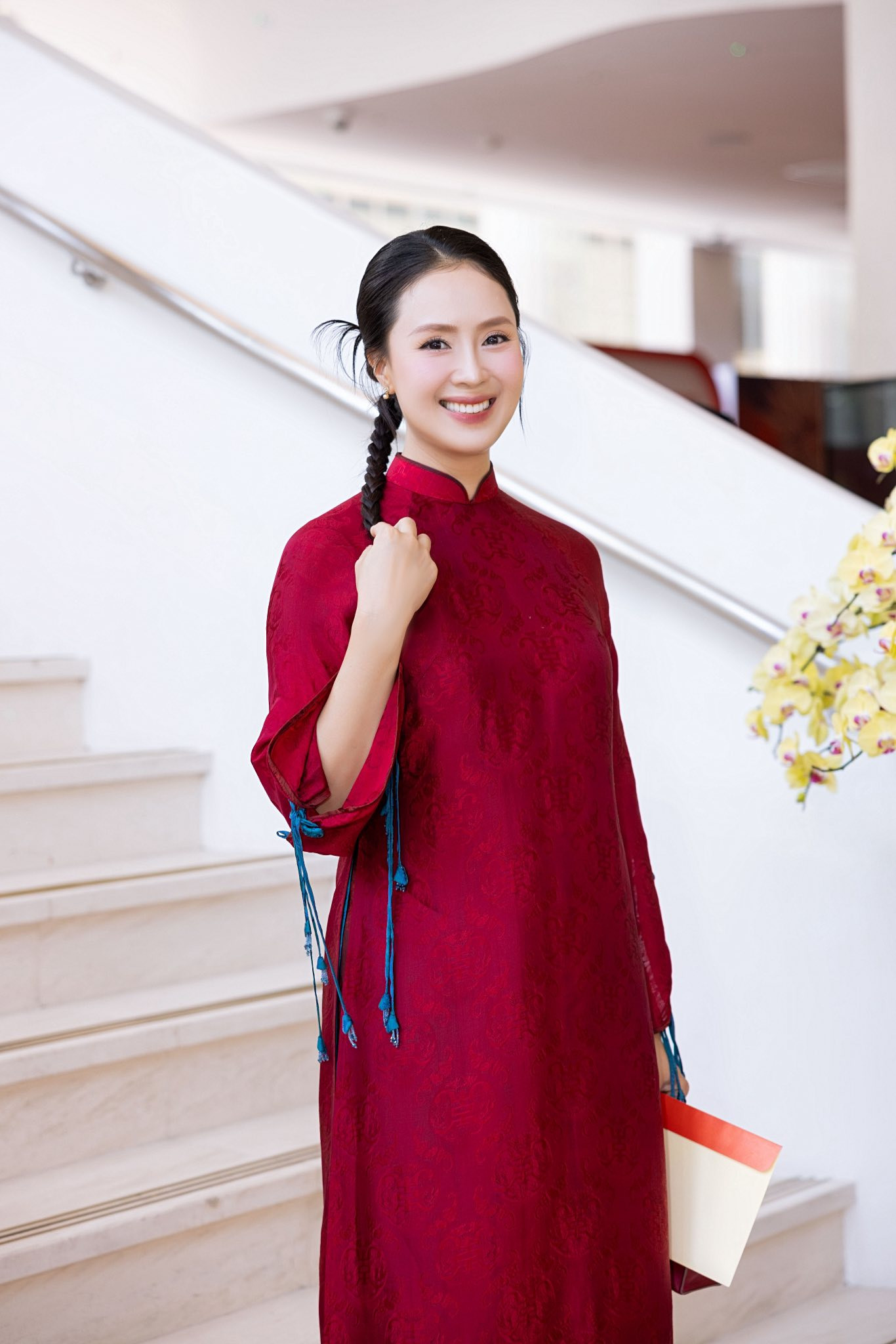 Nhan sắc đời thực của viện phó viện kiểm sát trên phim giờ vàng VTV - Ảnh 11.