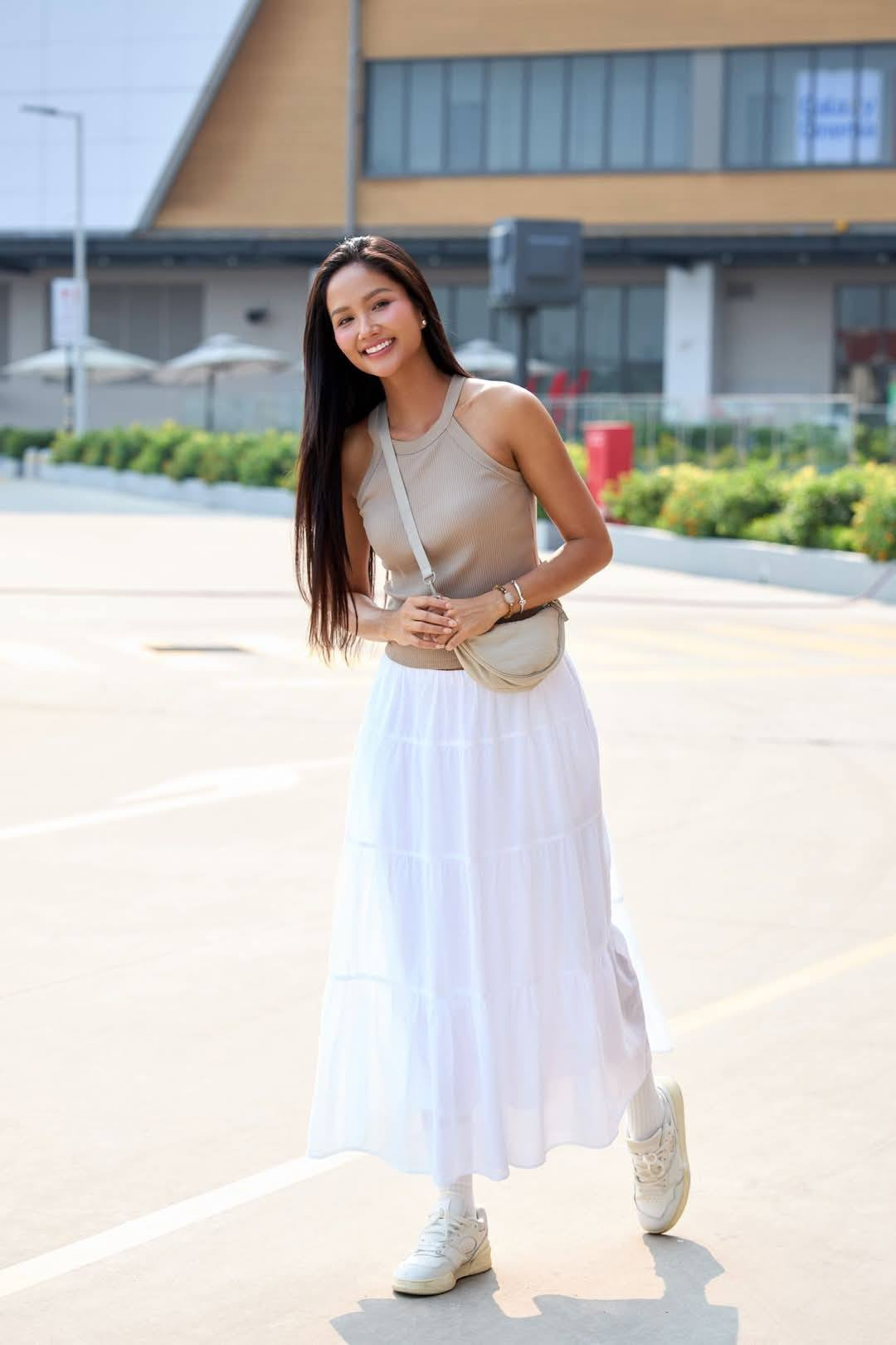 HHen Niê có động thái gây chú ý sau thời  ở ẩn vì ồn ào phản cảm của chồng