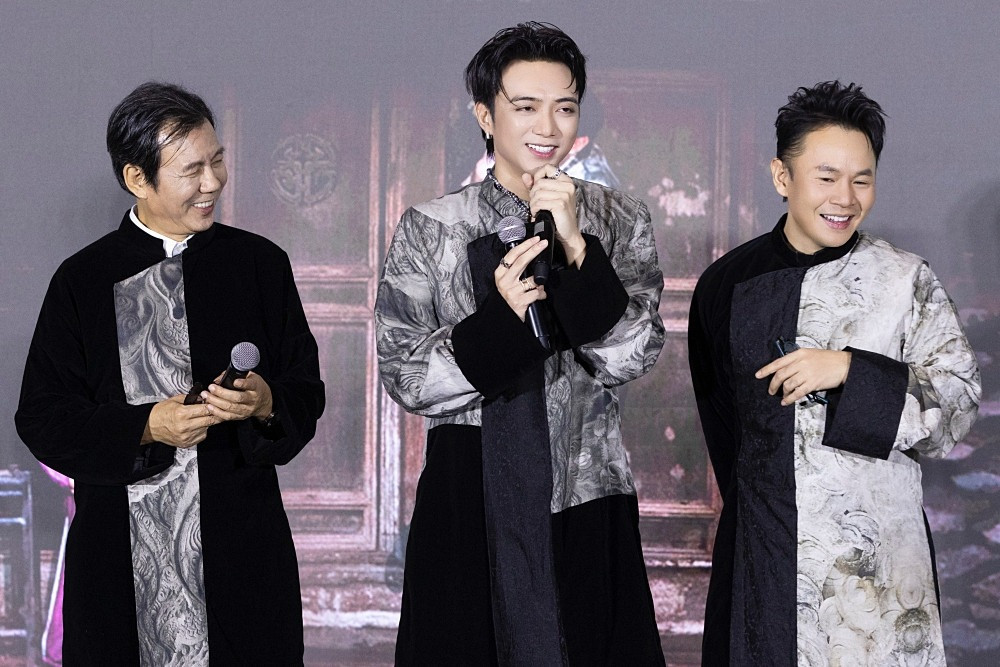 Touliver cùng dàn anh em hội ngộ trong ngày đặc biệt vắng mặt Tóc Tiên