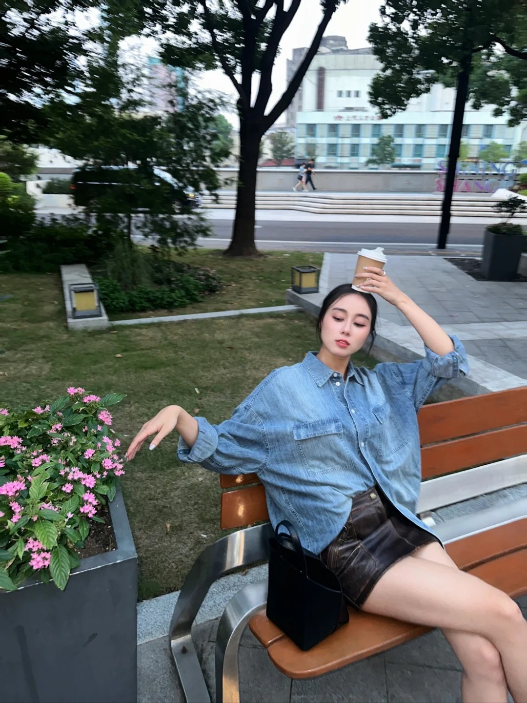 Cô giáo tiểu học mặc giản dị đứng lớp hóa ra là ái nữ tỷ phú, tài sản nghìn tỷ- Ảnh 16.