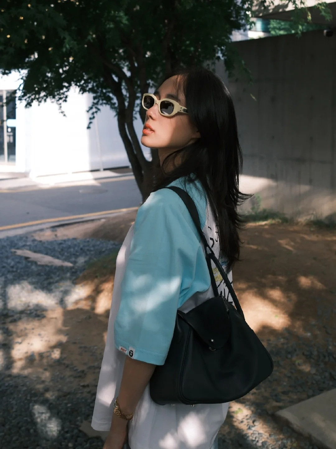 Cô giáo tiểu học mặc giản dị đứng lớp hóa ra là ái nữ tỷ phú, tài sản nghìn tỷ- Ảnh 14.