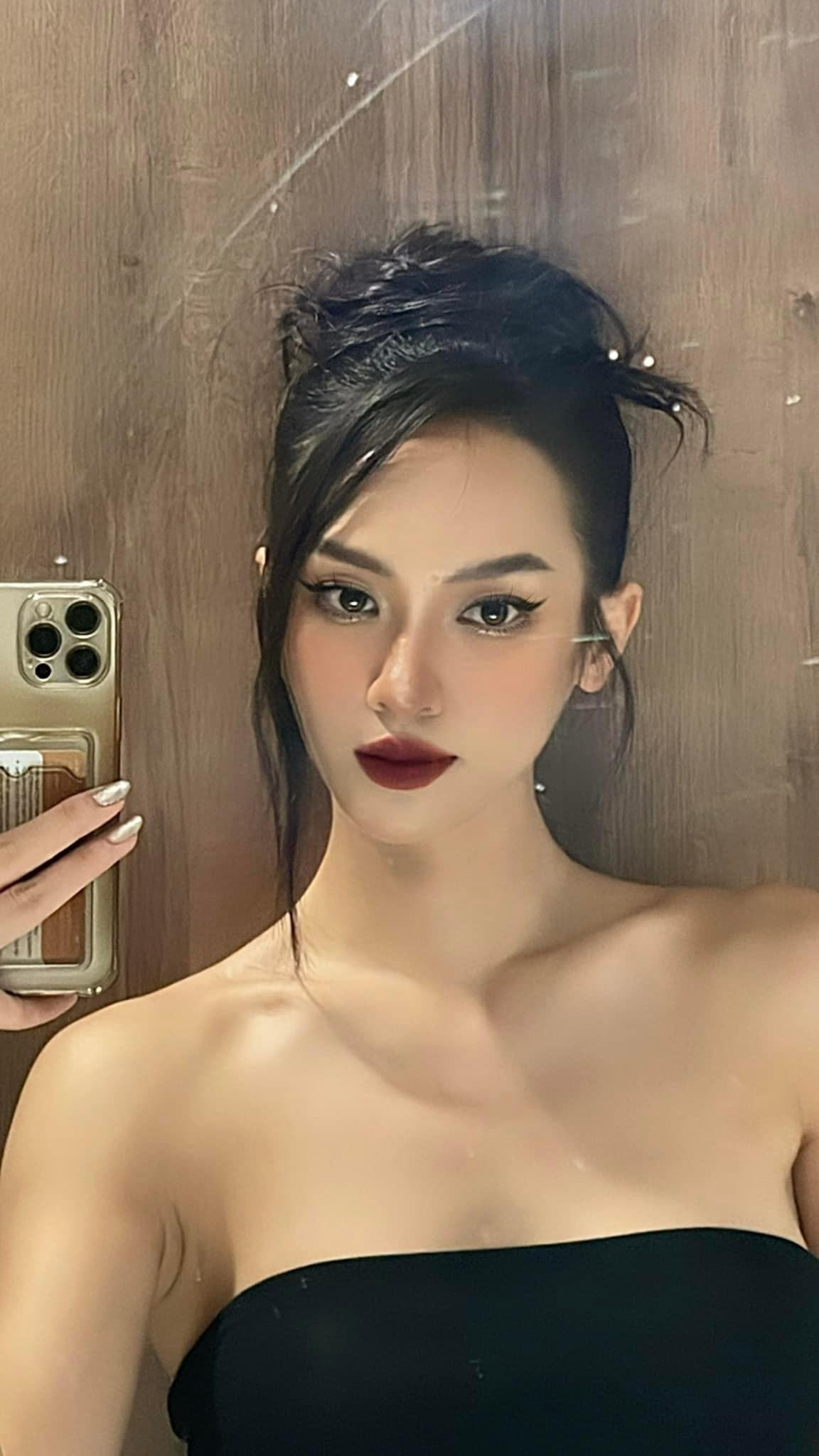 Tình mới thiếu gia Đức Phạm Trên ảnh được tung hô ngoài đời gây thất vọng