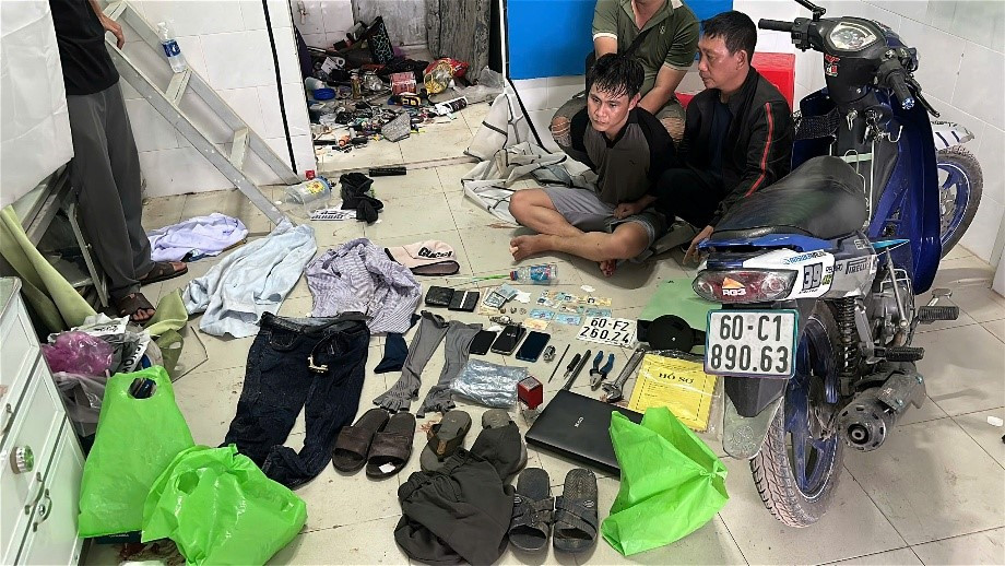 Bắt giữ 'siêu trộm' chuyên cắt khóa đột nhập nhà dân trộm cắp tài sản - Ảnh 3.