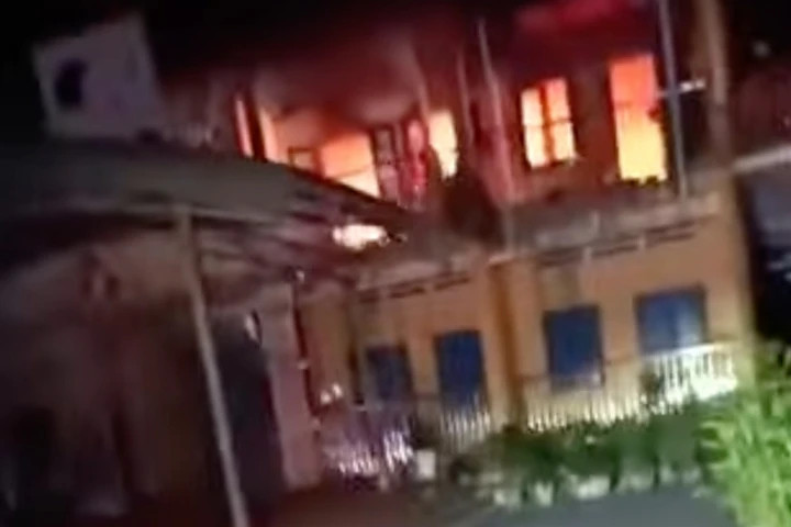 Hiện trường nơi xảy ra vụ hoả hoạn. (Ảnh: Chụp màn hình)