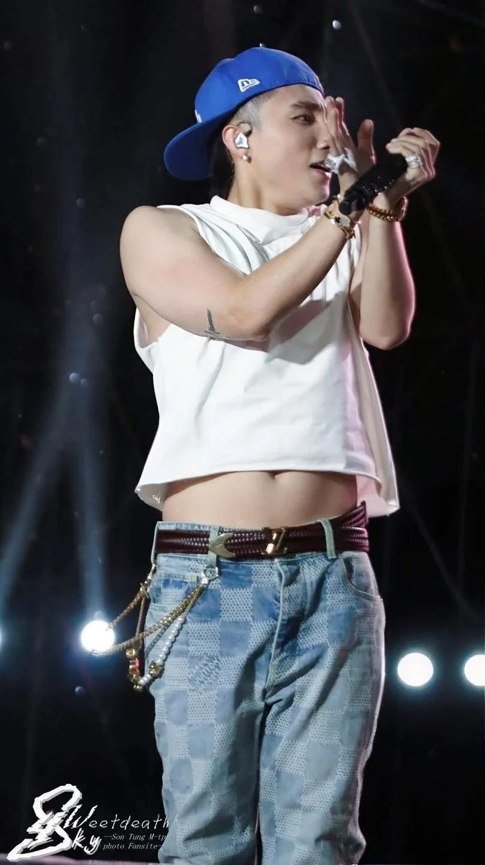 Noo Phước Thịnh cũng có ngày nối gót Trấn Thành lộ tảng mỡ trong chiếc áo phản chủ