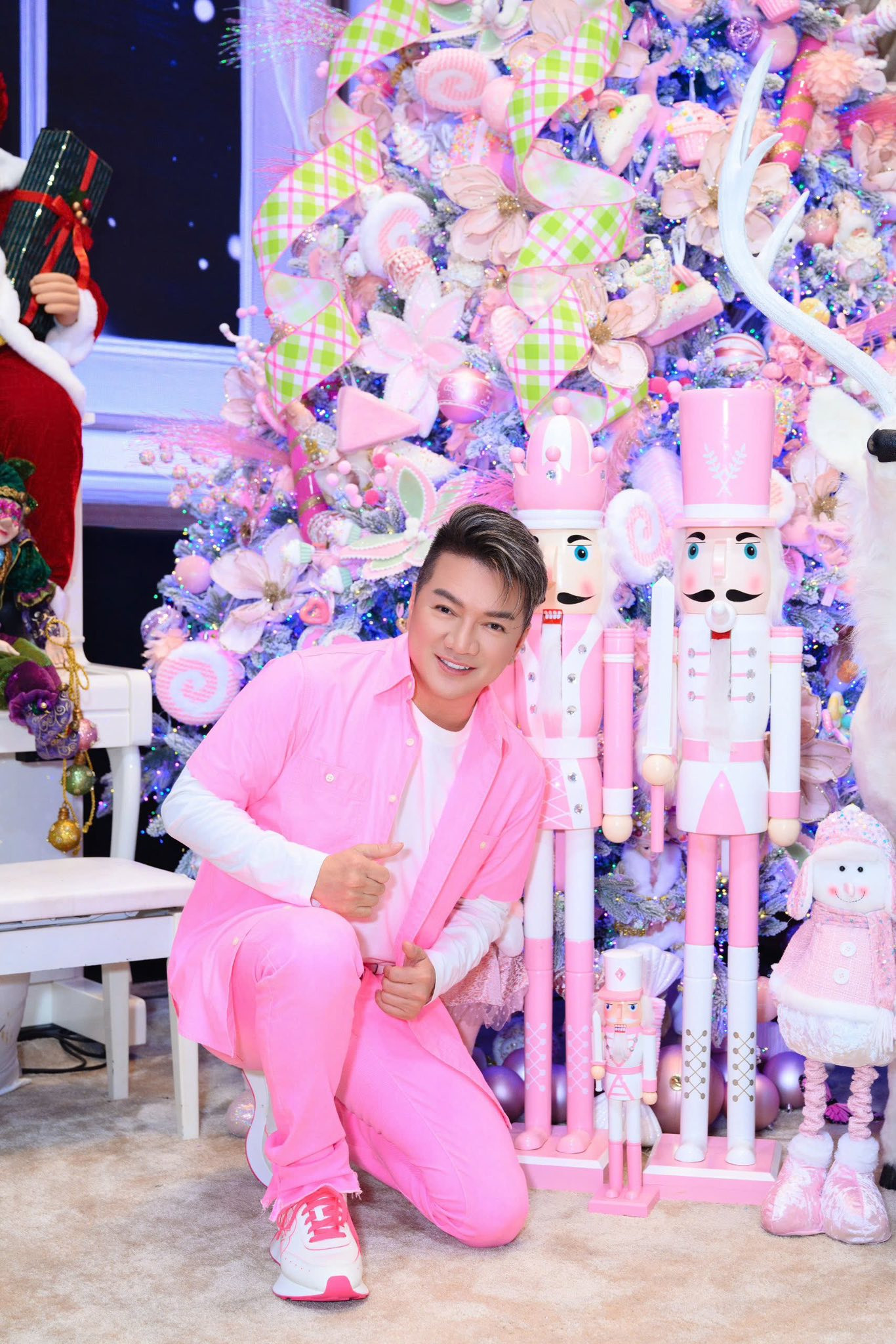 Đàm Vĩnh Hưng trang trí Noel cho biệt thự 125 tỷ đồng 1 chi tiết gây choáng