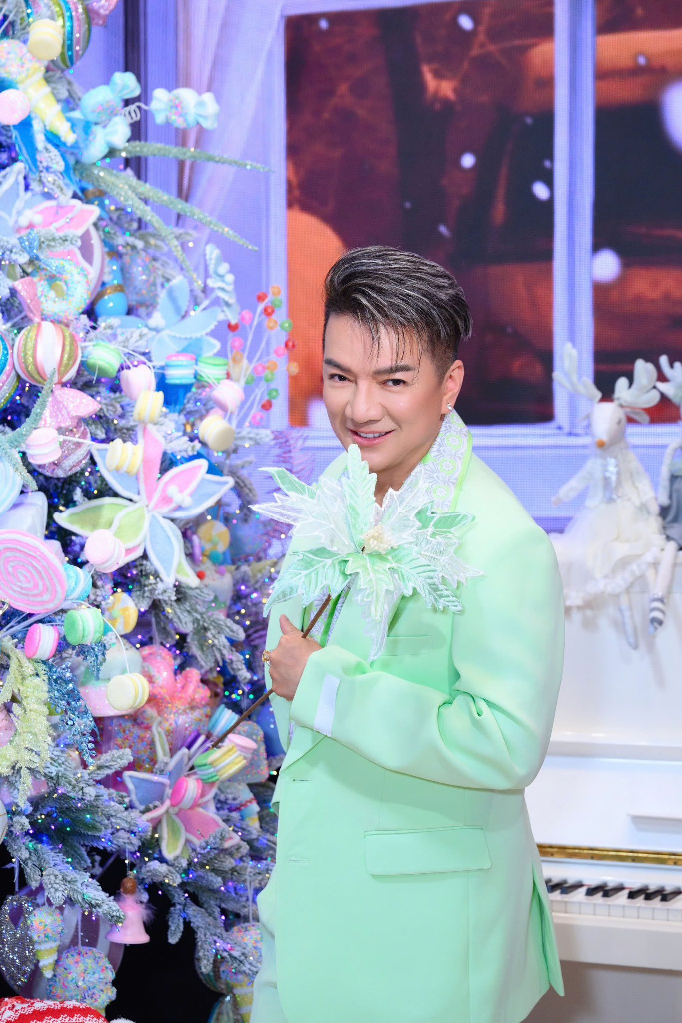 Đàm Vĩnh Hưng trang trí Noel cho biệt thự 125 tỷ đồng 1 chi tiết gây choáng