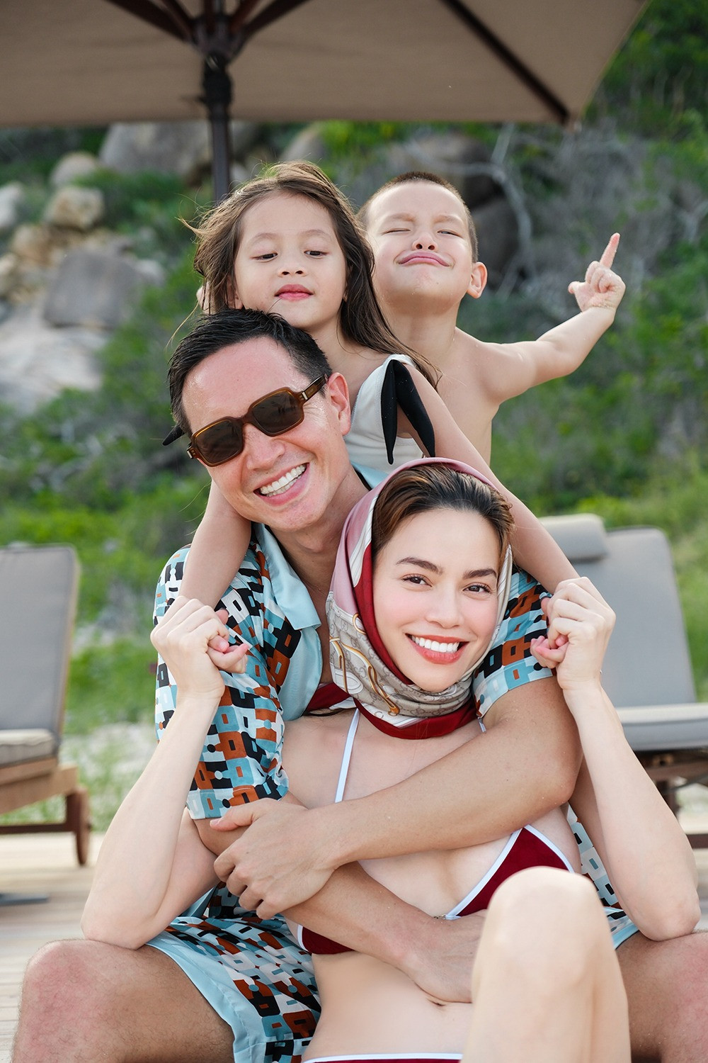 Kim Lý suýt khóc trước quà sinh nhật hàng tỷ đồng của Hà Hồ