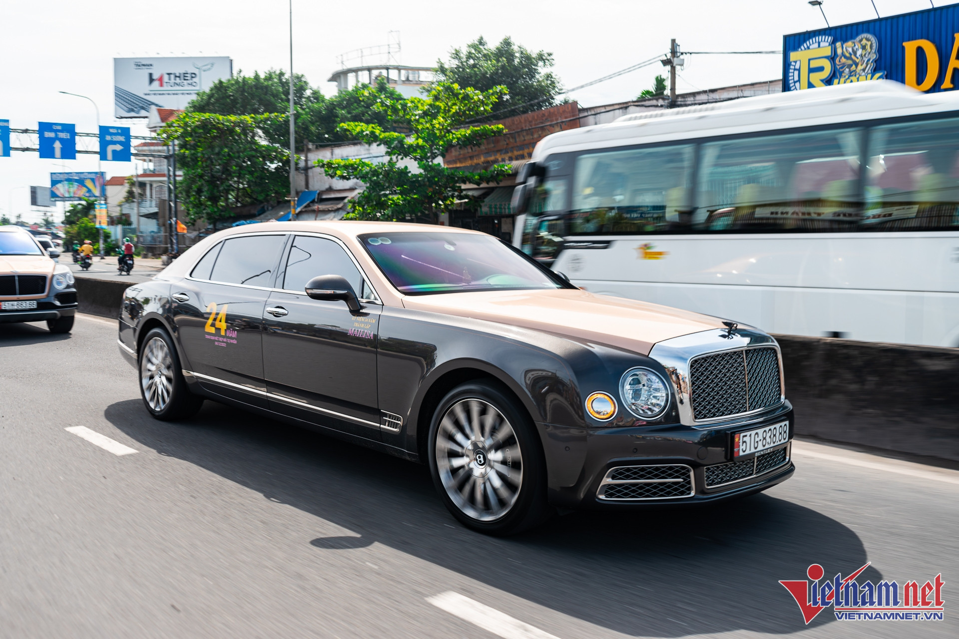 Bentley Mulsanne EWB của đại gia Hoàng Kim Khánh