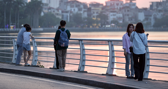 Dự báo thời tiết 15/11/2025: Miền Bắc trời nắng trước khi rét dưới 10 độ