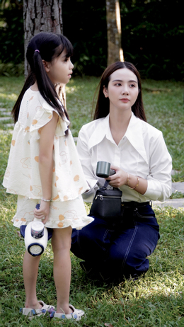 Nữ diễn viên Huyền Lizzie