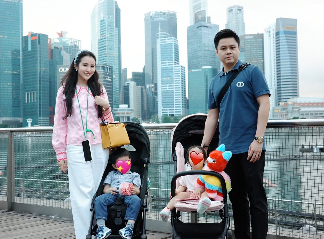 Vợ Phan Thành hiếm khi lộ diện bóc giá set đồ hiệu đắt đỏ diện trên người muốn xỉu ngang