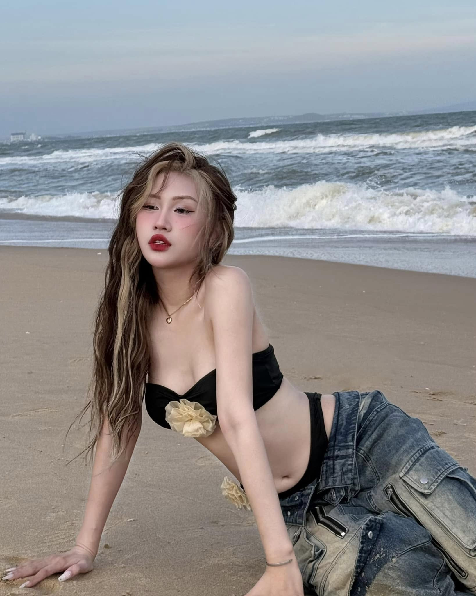 513756889238970832233117408285431952350228076n