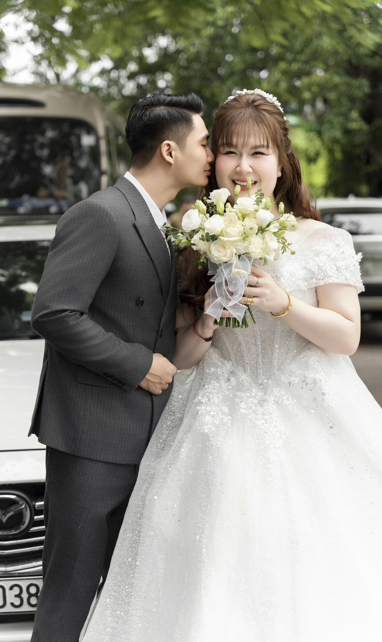 Hot girl trăm ký Ngô Thủy Tiên lấy chồng xuất thân chú rể gây chú ý