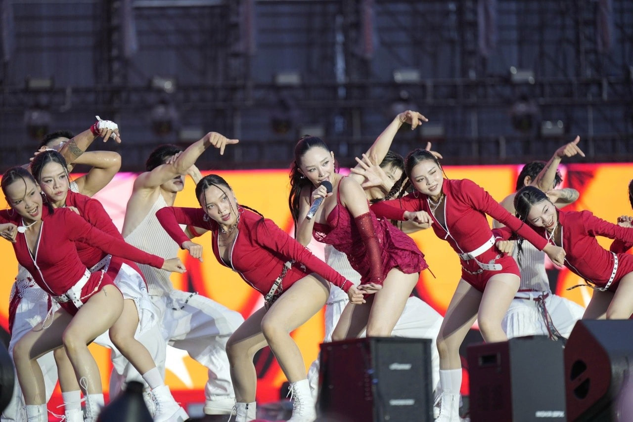 Tóc Tiên bất ngờ đăng bài nói rõ phụ nữ độc thân