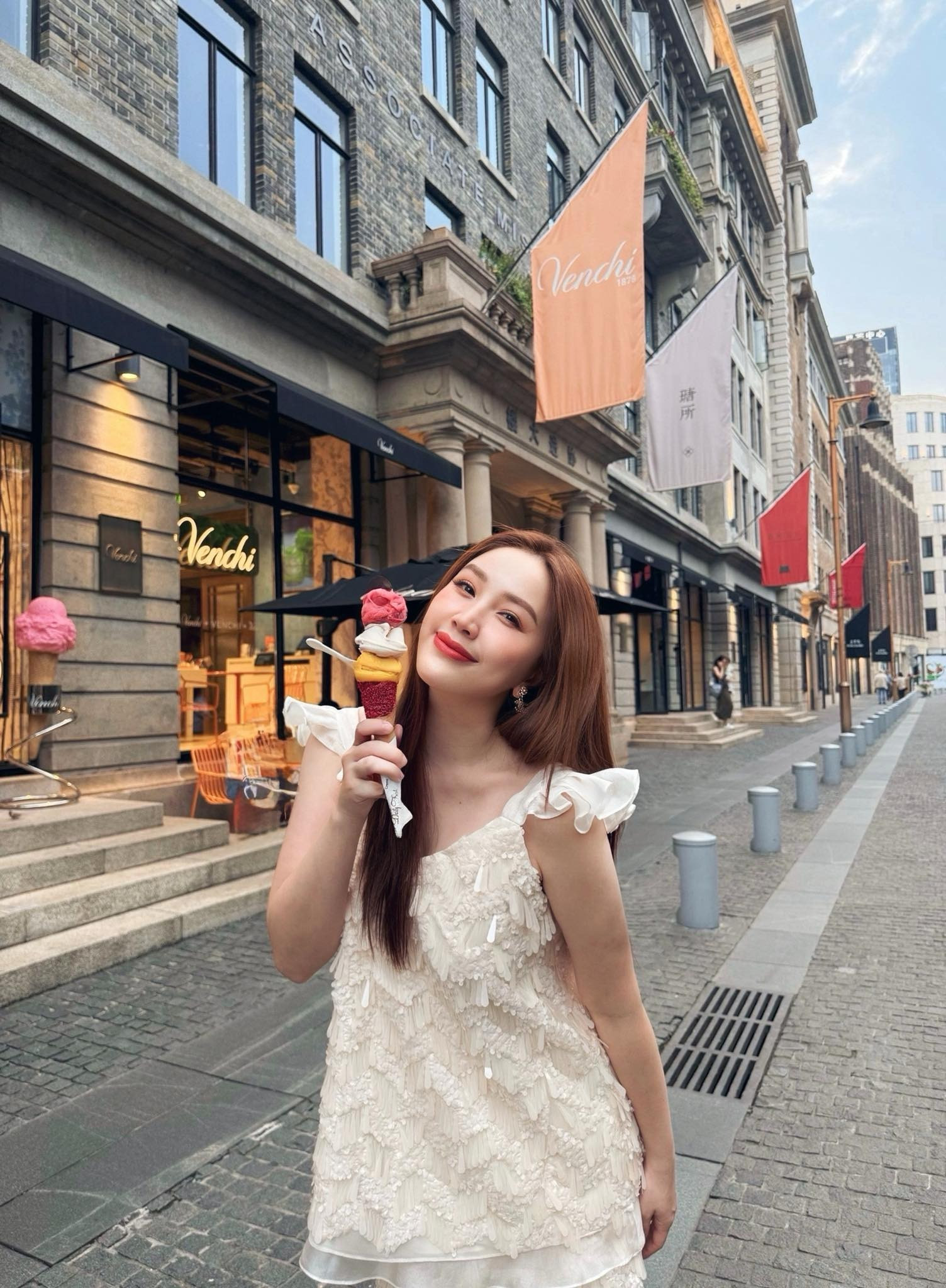 Bảo Thy kỉ niệm 6 năm ngày cưới