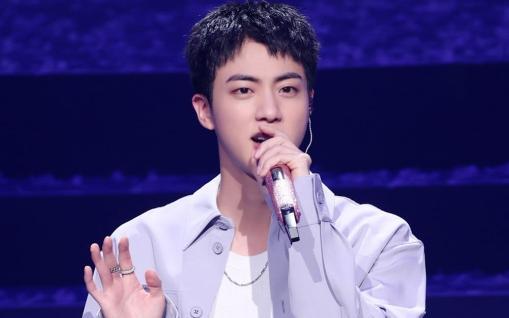 Bị truy tố vì cưỡng hôn thành viên nhóm nhạc BTS - Ảnh 1.