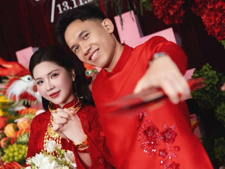 Tiền vệ Võ Hoàng Minh Khoa lấy vợ