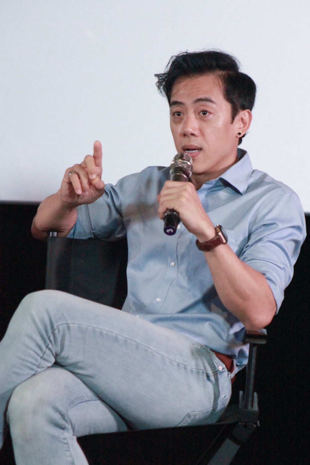 Đạo diễn bực tức nặng lời trước cảnh hôn của Liên Bỉnh Phát và Đỗ Thị Hải Yến