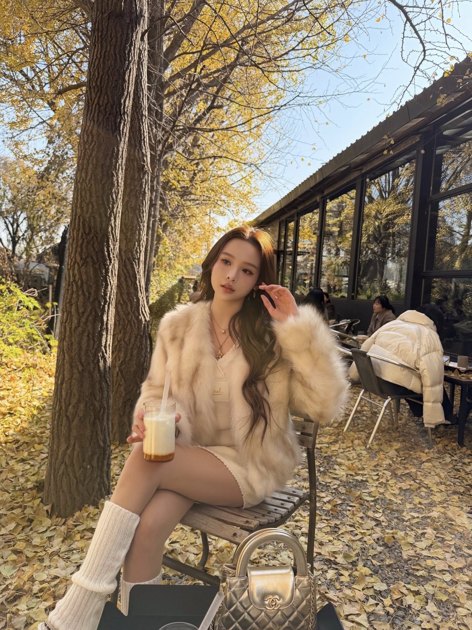 Huyền Baby xinh như búp bê tại Hàn Quốc phản ứng Lan Ngọc gây chú ý