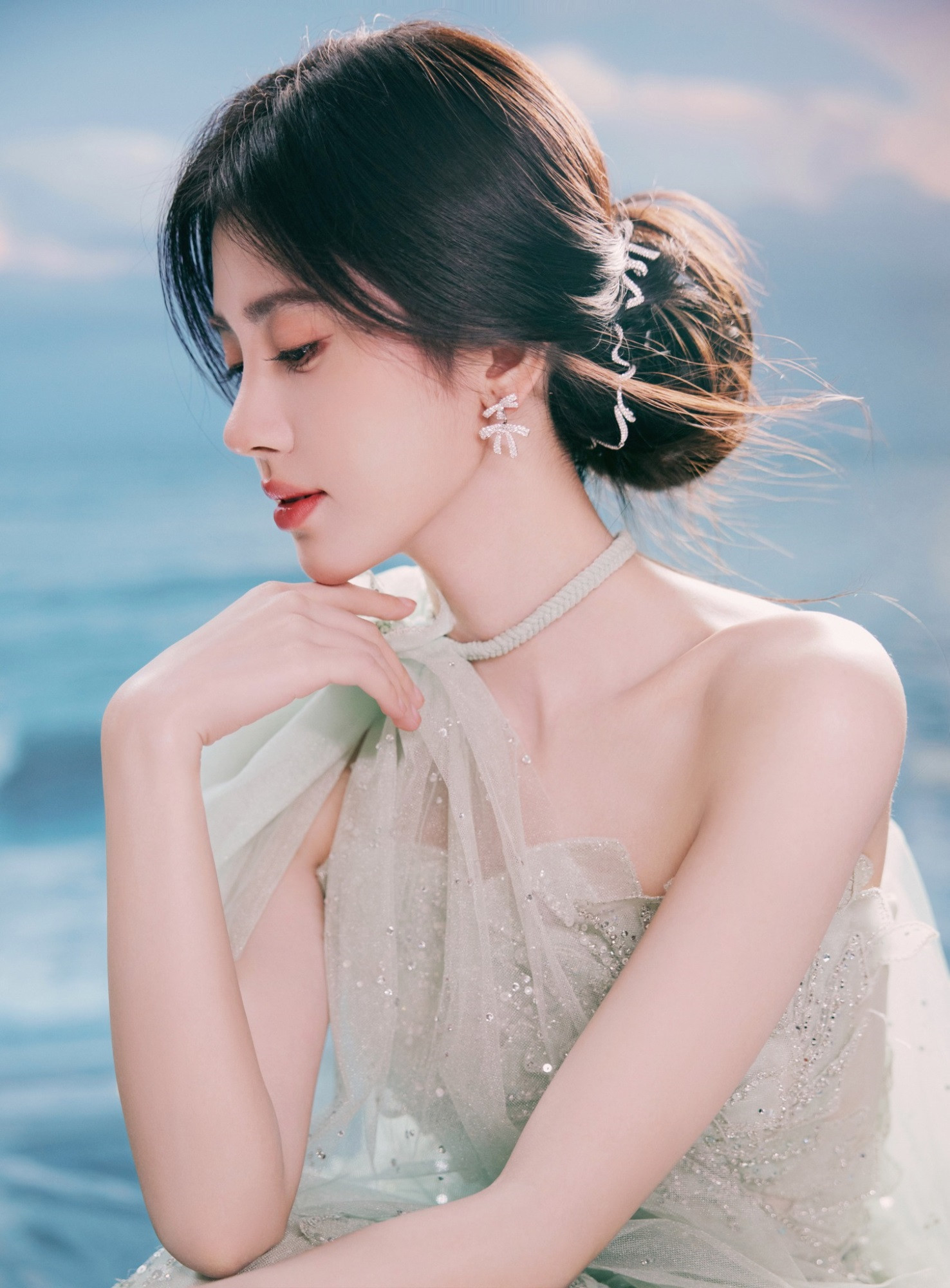 Kể từ ngày mai, thứ Tư 19/11/2025, Thần Tài trải chiếu lộc, 3 con giáp sự nghiệp hanh thông như 'cá chép hóa rồng', đếm tiền không xuể, tiêu hoài không hết - Ảnh 1