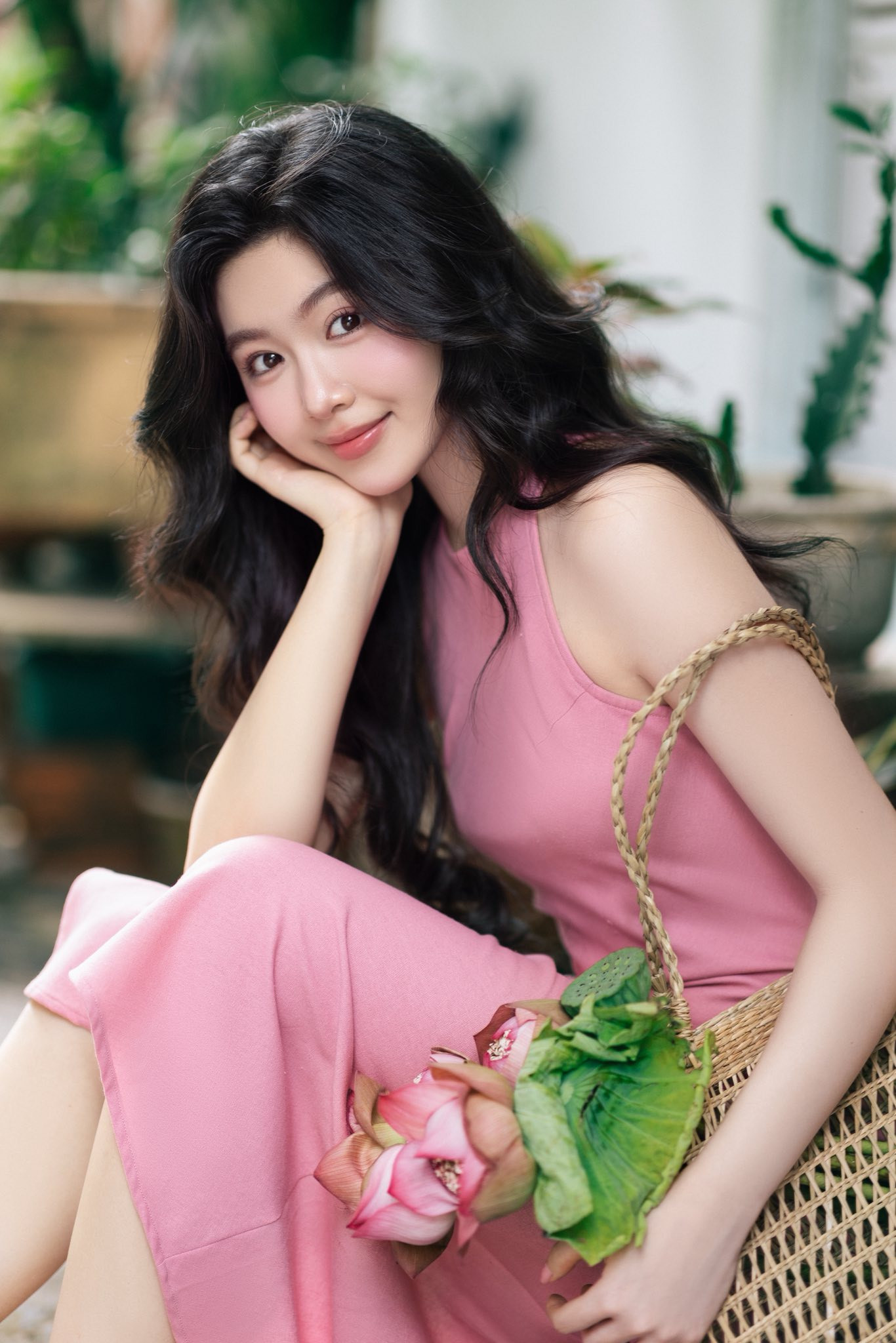 Con gái MC Quyền Linh xinh đẹp ở tuổi 18