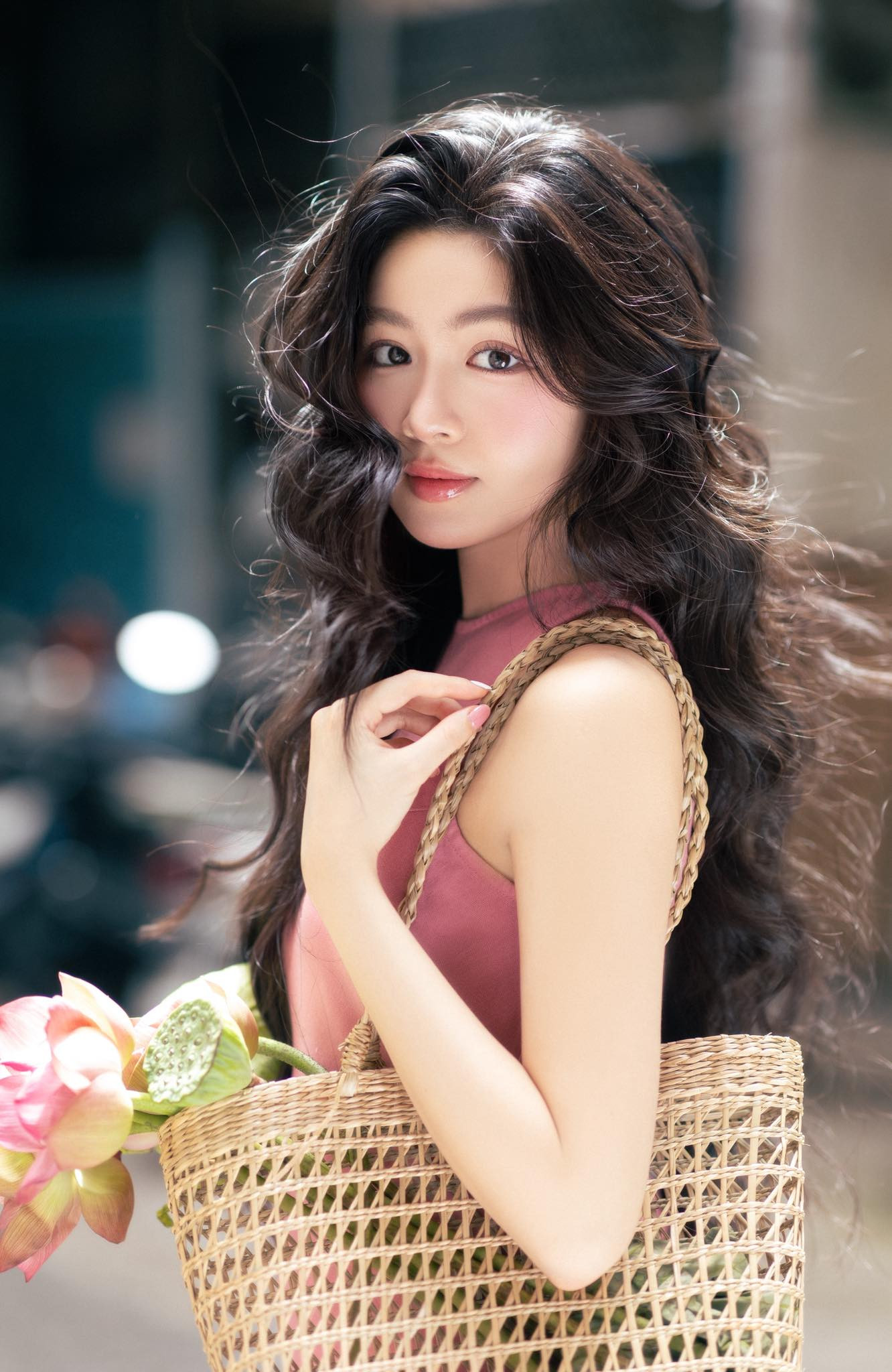 Con gái MC Quyền Linh xinh đẹp ở tuổi 18