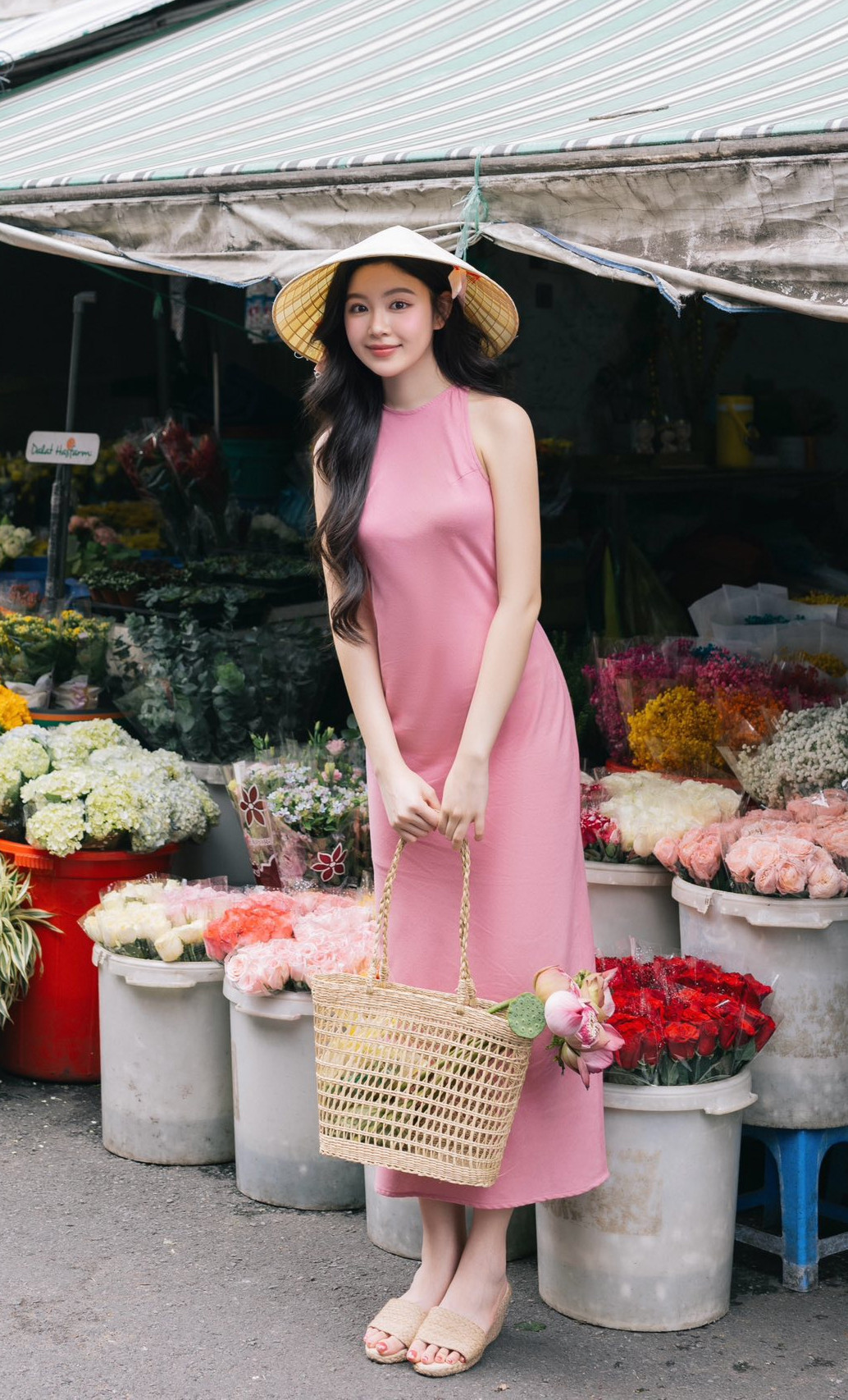 Con gái MC Quyền Linh xinh đẹp ở tuổi 18