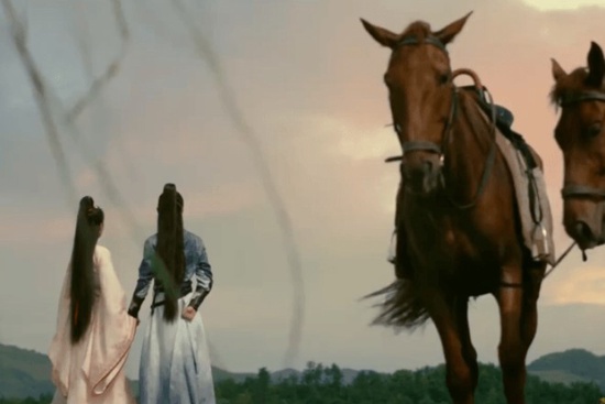 Phim Trung Quốc cấp S mà quay cỡ này: Ngựa to gấp 5 lần người, cổ trang mà tưởng siêu nhân Gao