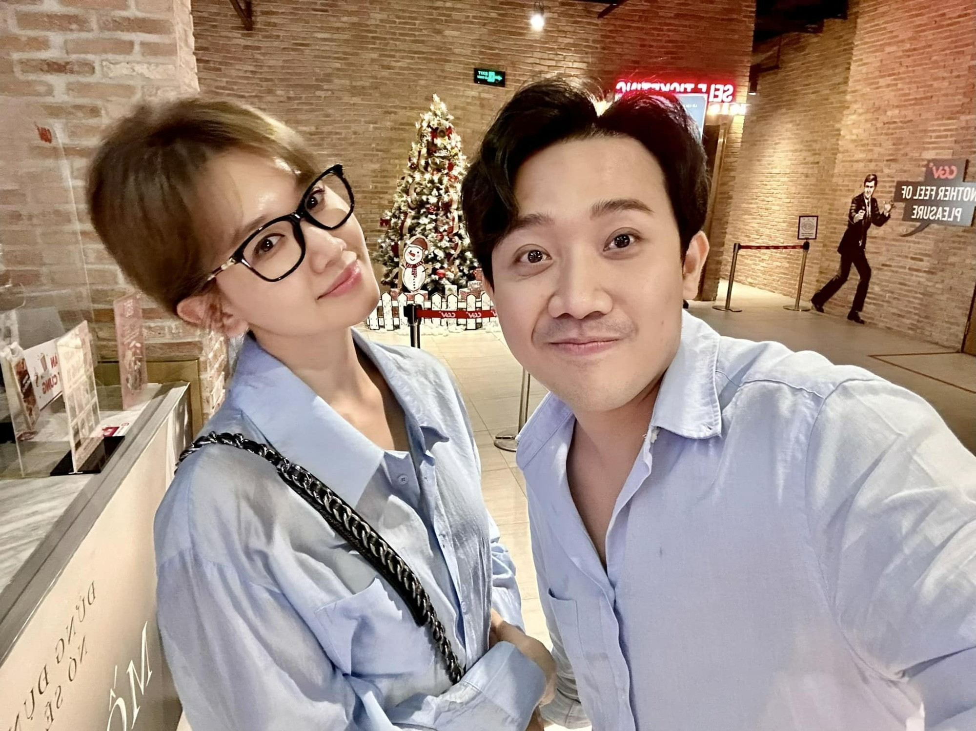 Trấn Thành  Hari Won ngày càng mặn nồng sau 10 năm bên nhau