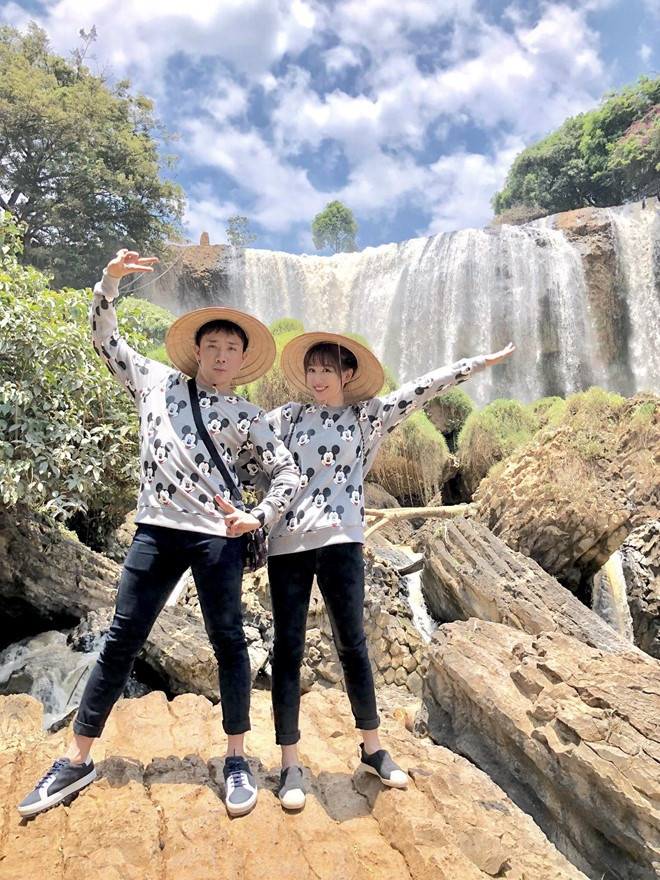 Trấn Thành  Hari Won ngày càng mặn nồng sau 10 năm bên nhau