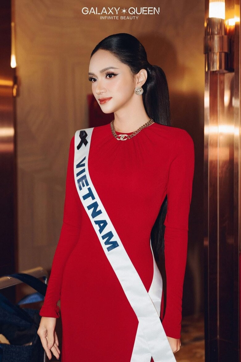 Bộ đồ đặc biệt Hương Giang mặc ở phần thi Trang phục truyền thống tại Miss Universe