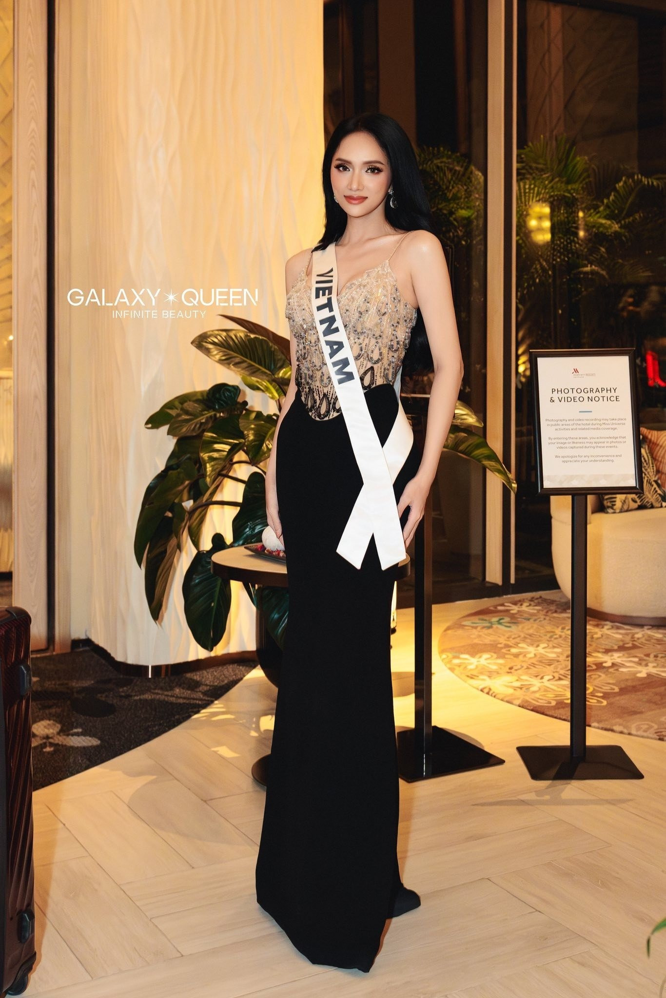 Bộ đồ đặc biệt Hương Giang mặc ở phần thi Trang phục truyền thống tại Miss Universe