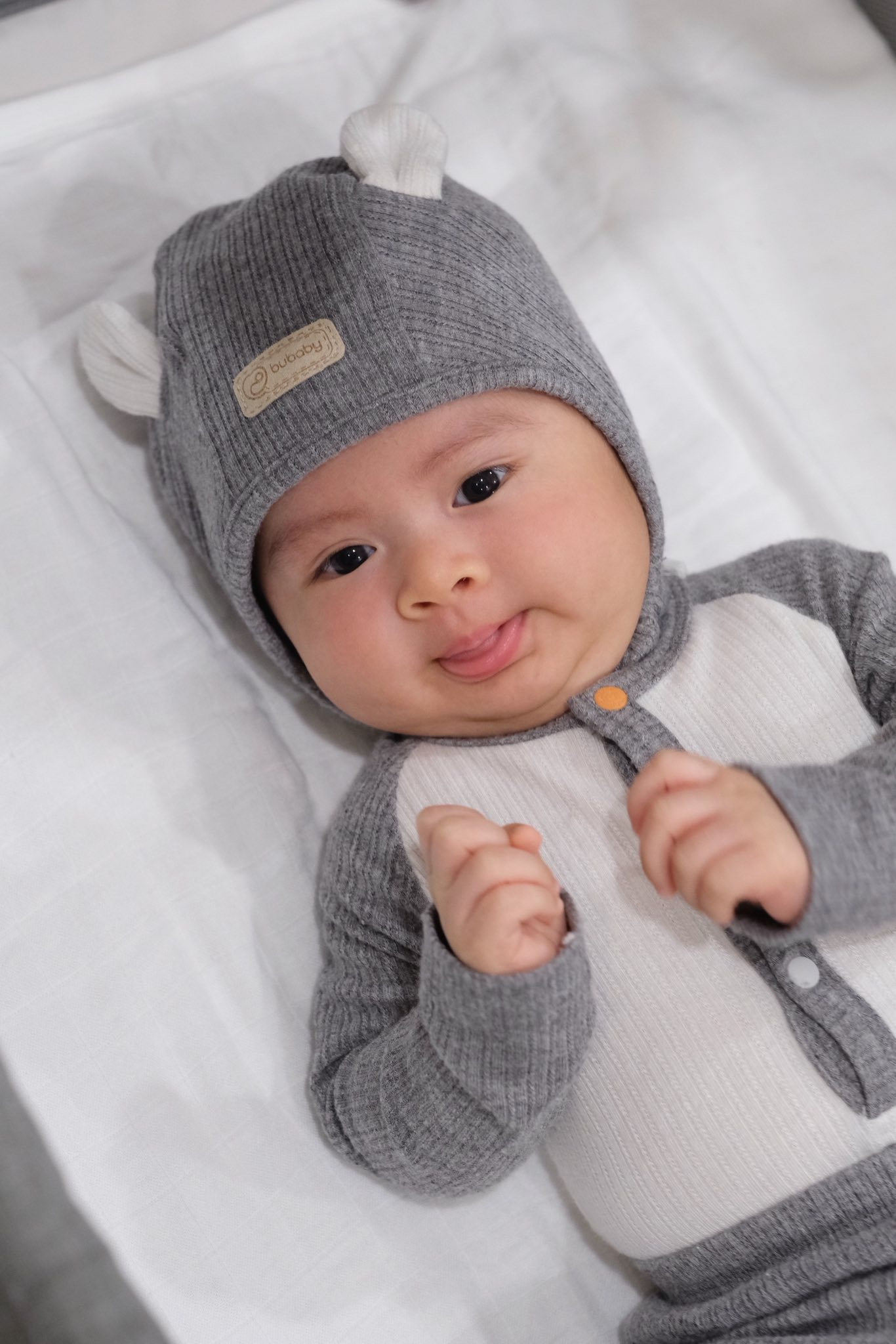 Hoa hậu Ngọc Hân khoe quý tử 3 tháng tuổi