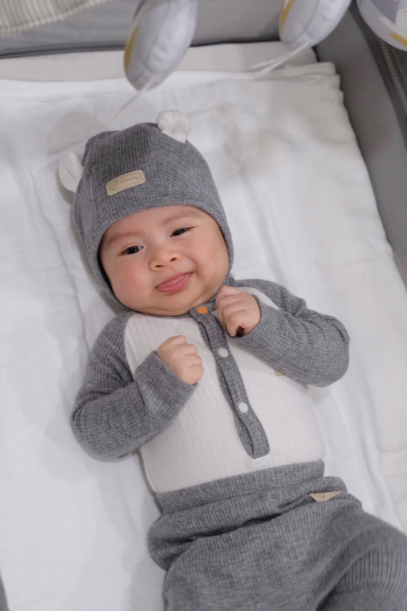 Hoa hậu Ngọc Hân khoe quý tử 3 tháng tuổi