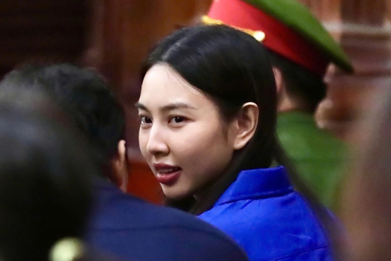 Hoa hậu Thùy Tiên, Hằng Du Mục và Quang Linh Vlogs cùng bị tuyên 2 năm tù