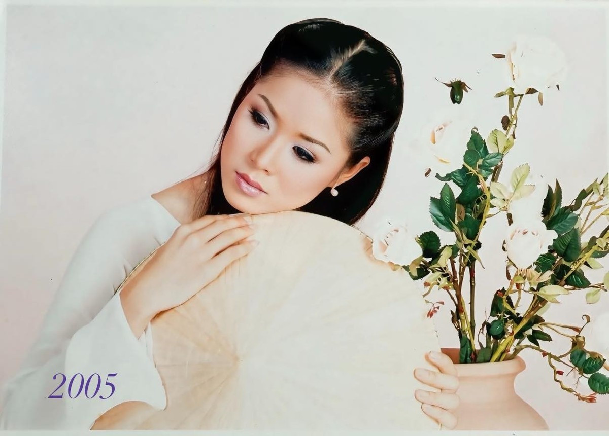 Nhan sắc rực rỡ tuổi 20 của Lê Phương