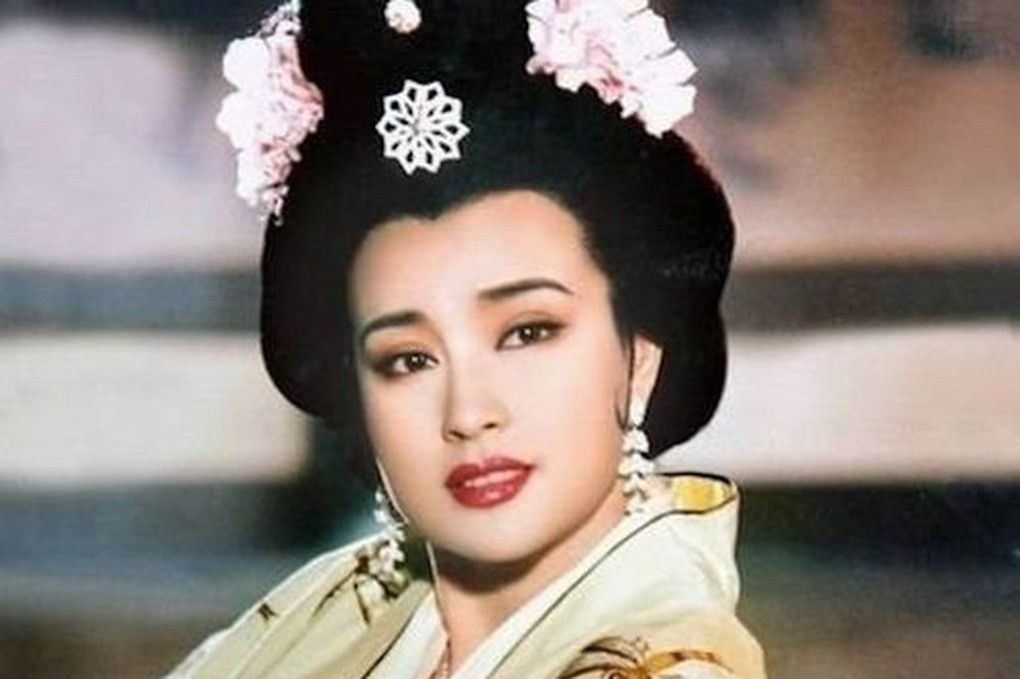 Mỹ nhân Hoa ngữ sau ly hôn Võ Tắc Thiên Lưu Hiểu Khánh 4 lần kết hôn vào tù vì trốn thuế