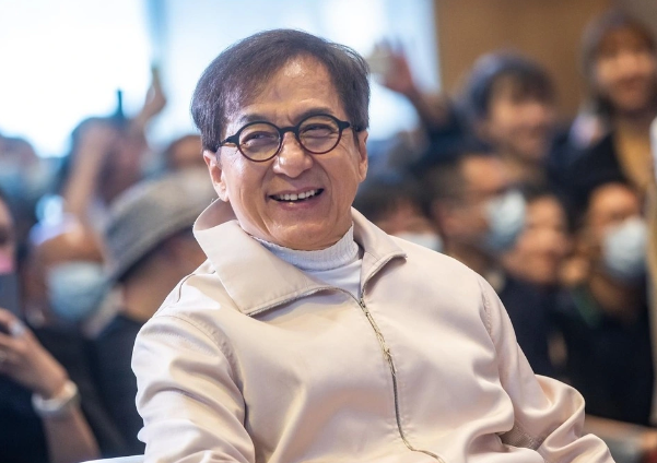 Phẫn nộ trước tin đồn 'Thành Long qua đời' - Ảnh 2