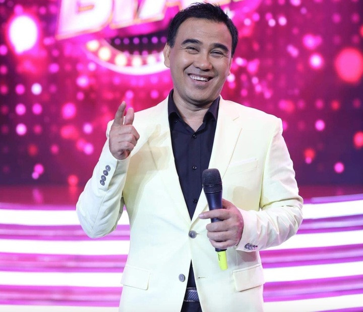 Quyền Linh vẫn giữ được độ nổi tiếng sau hàng chục năm làm nghề.