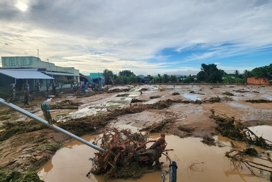 Hiện trường tan hoang sau vụ vỡ hồ chứa ở Lâm Đồng, người dân trắng tay sau một đêm