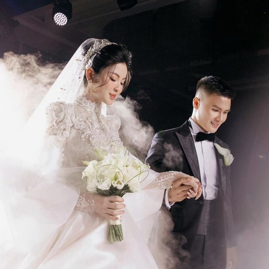 Cuộc sống hôn nhân của Quang Hải và Chu Thanh Huyền sau hơn 1 năm