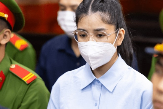 Hằng Du Mục 'vẫn phải nuôi con nhỏ': Đây có là điều kiện bắt buộc để tạm hoãn thi hành án?