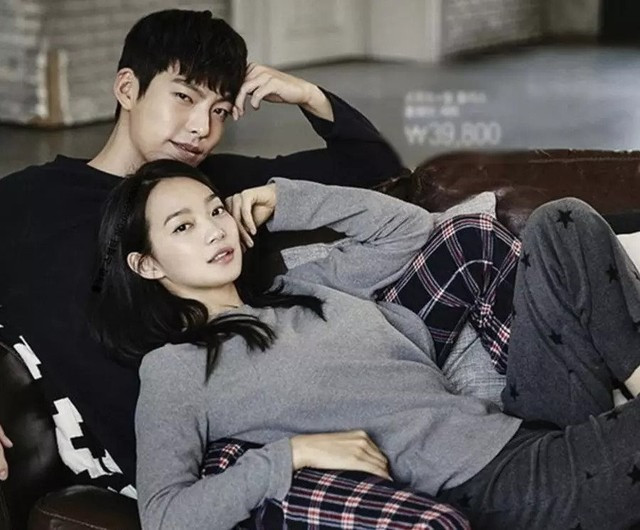 Kim Woo Bin và Shin Min Ah xác nhận kết hôn sau 10 năm hẹn hò