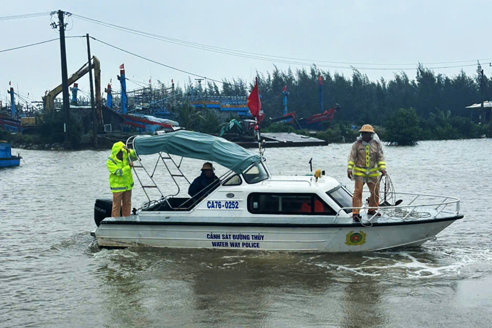 Chia sẻ giữa đêm gây chú ý của Midu