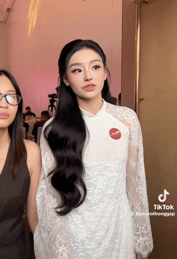 Nhan sắc Hoa hậu Yến Nhi qua cam thường gây sốt