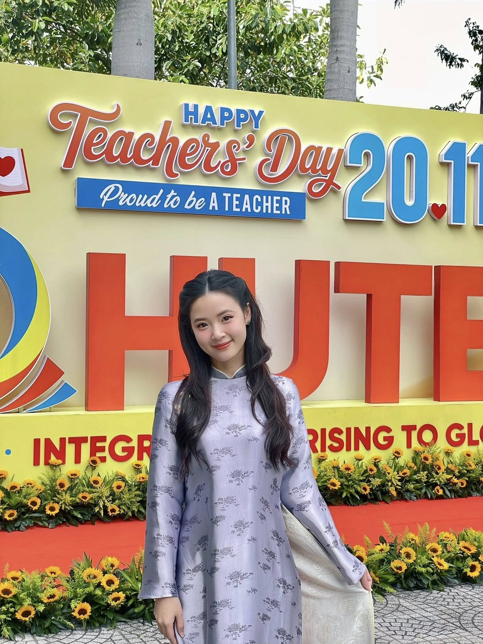 Midu hiếm hoi khoe công việc giảng viên