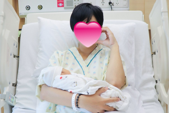 Mỹ nhân Vbiz sinh con đầu lòng sau 4 tháng làm đám cưới