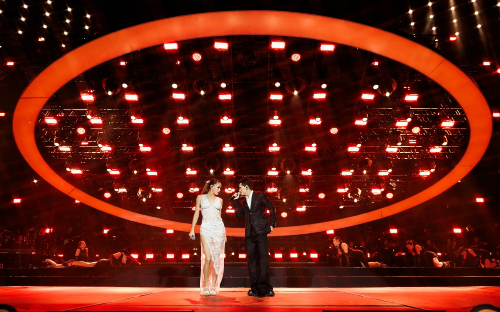 Concert Quốc Thiên chính chủ ủng hộ từ thiện 200 triệu đồng khách mời khuấy đảo sân khấu